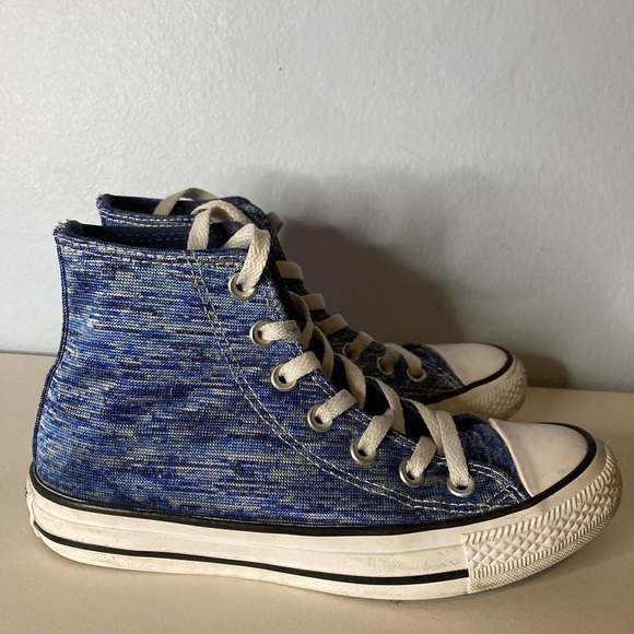 Converse Chuck Taylor All Stars size 6 - Picture 2 of 4